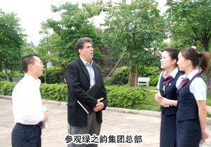 麦当劳亚太区加盟总裁Tony LaRocco一行莅临江南体育在线(中国)官方网站  参观考察